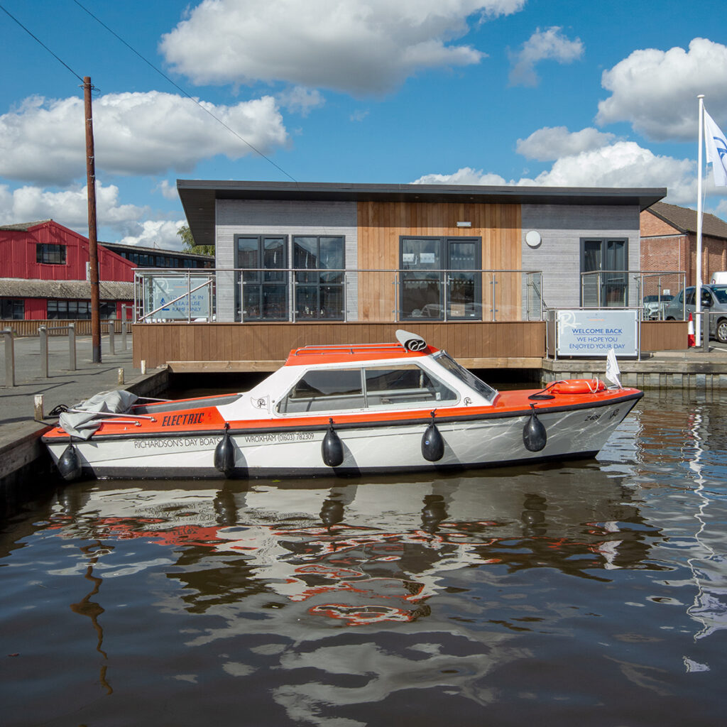 6 Seater Electric Day Boat