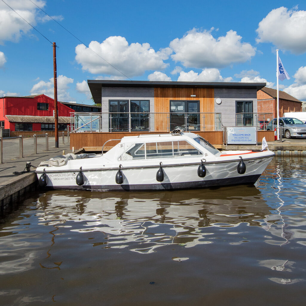 8 Seater Day Boat