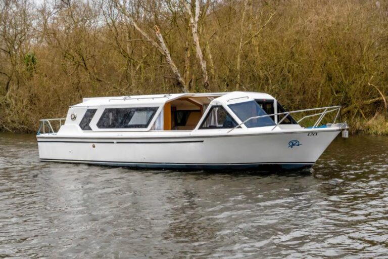 Bella Vita Norfolk Broads Boating Holidays Richardsons Boating Holidays