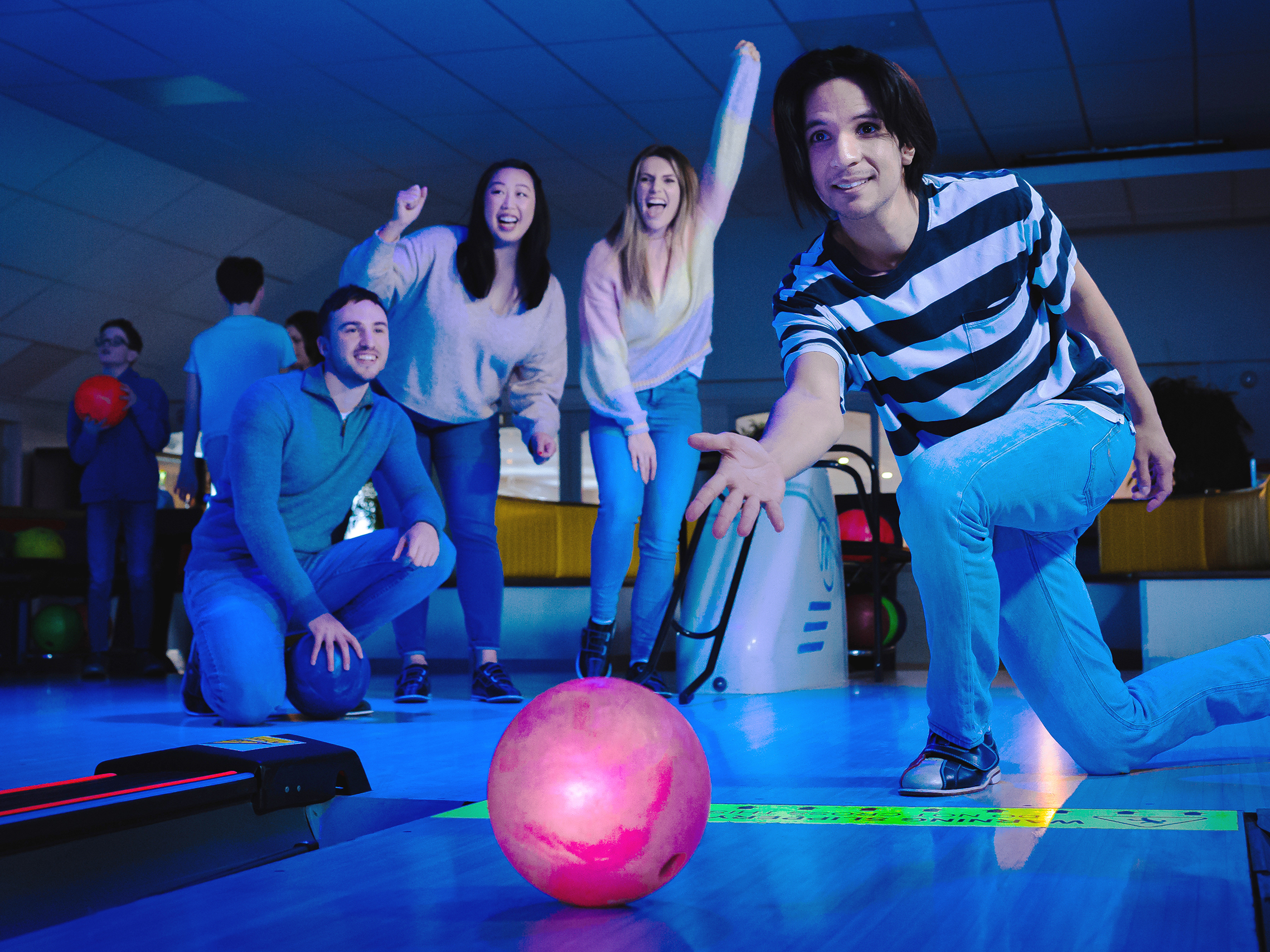 Glow Bowling