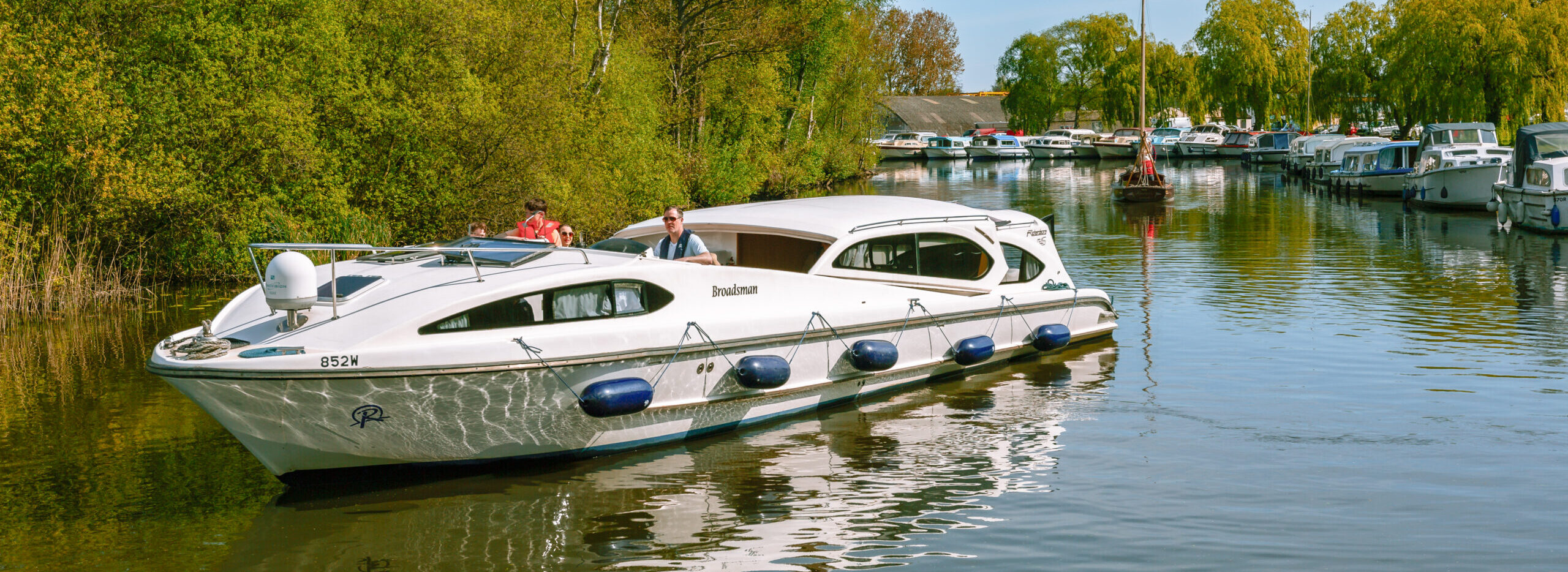 Enjoy a Family Summer Holiday Boating on the Norfolk Broads