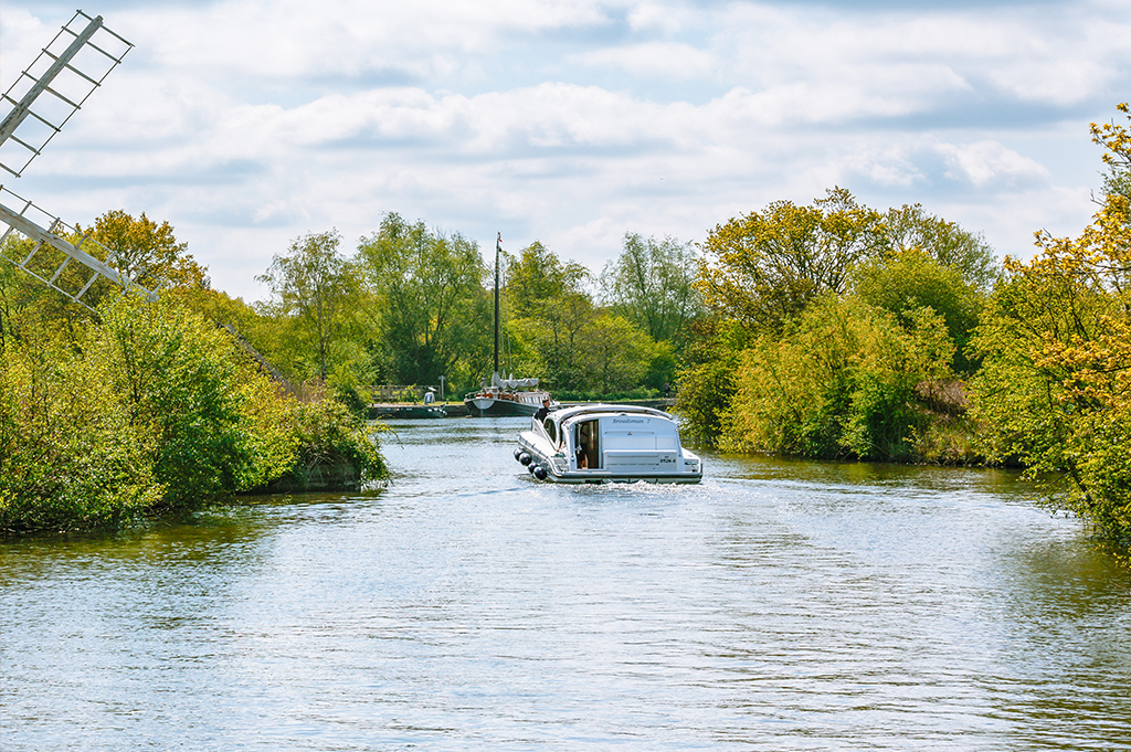 3. There are a whopping 126 miles of lock-free navigation!