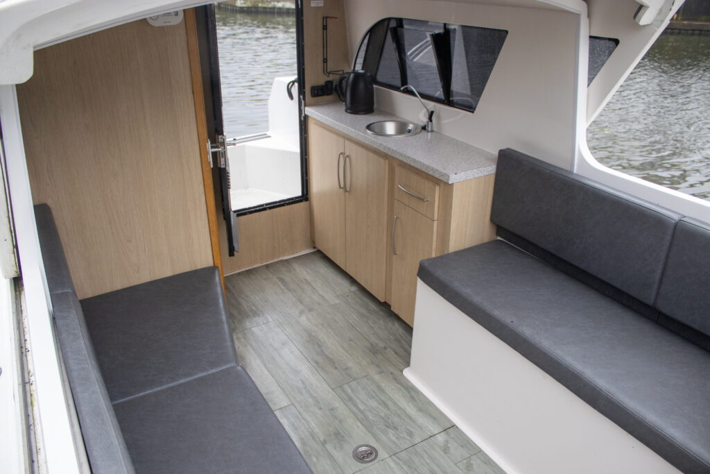 6 seater day cruiser with toilet and coffee making