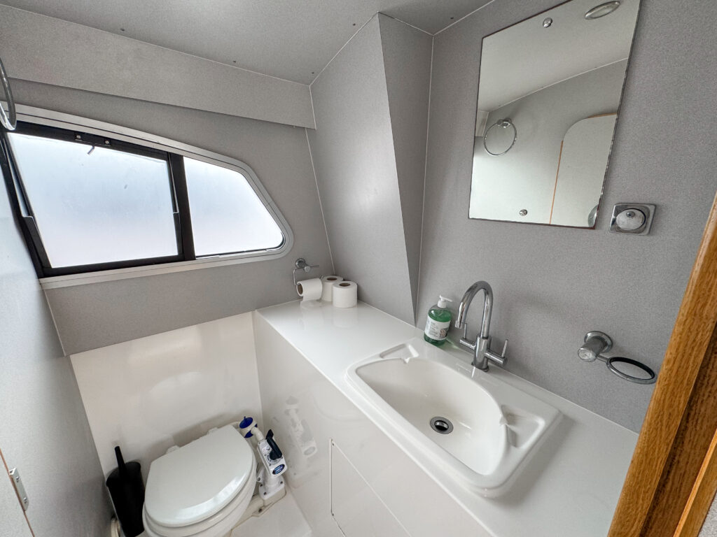 8 Seater Starlight Day Cruiser