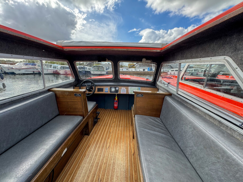 8 seater Faircraft Day Boat interior