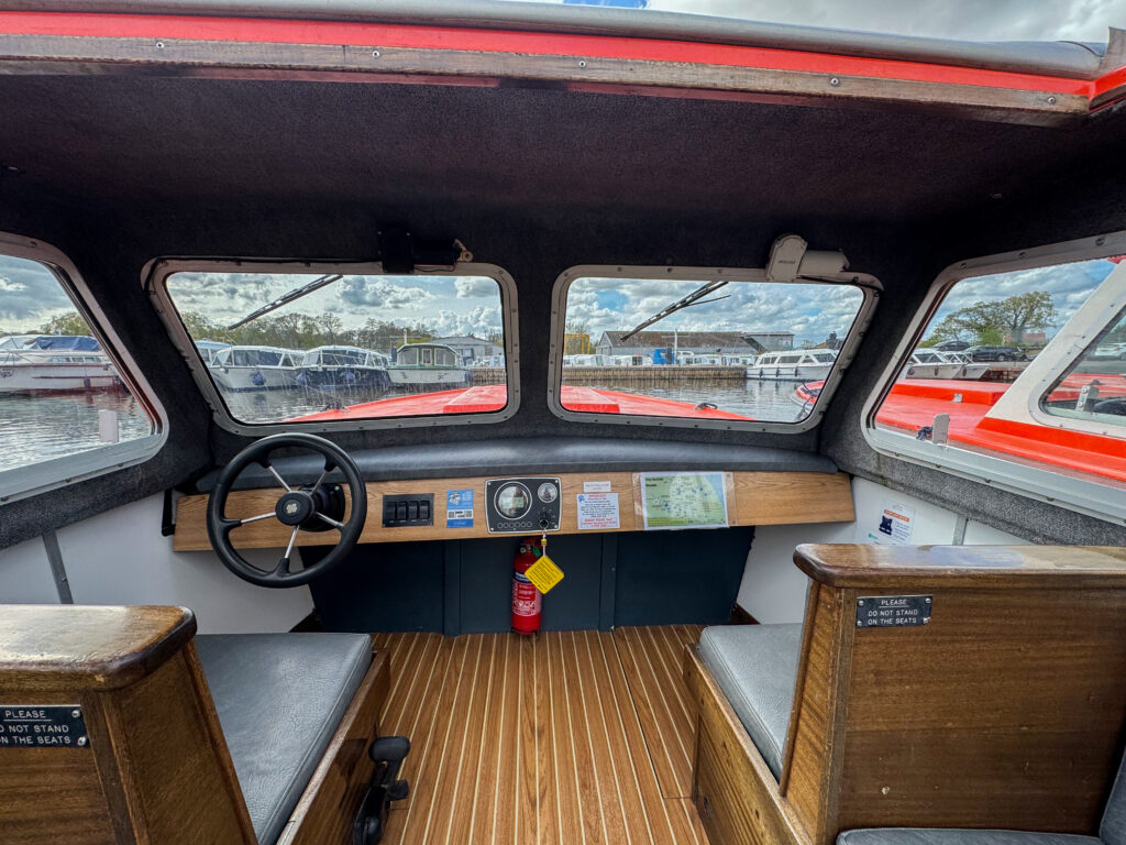 8 seater Faircraft Day Boat interior