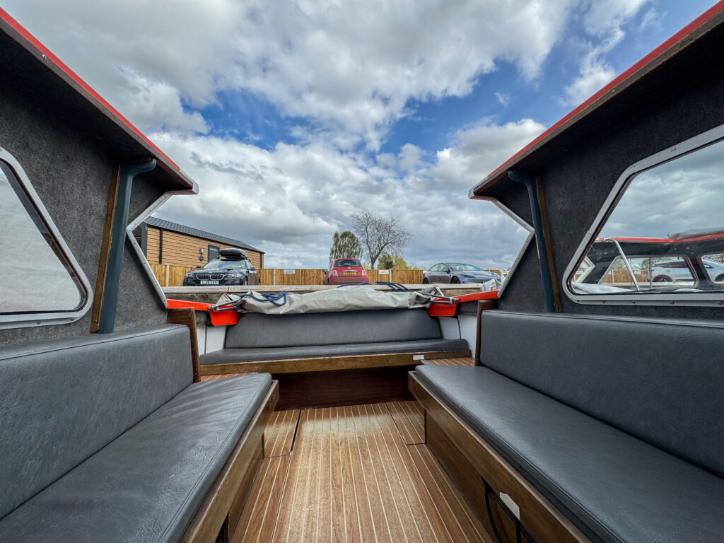 8 seater Faircraft Day Boat interior